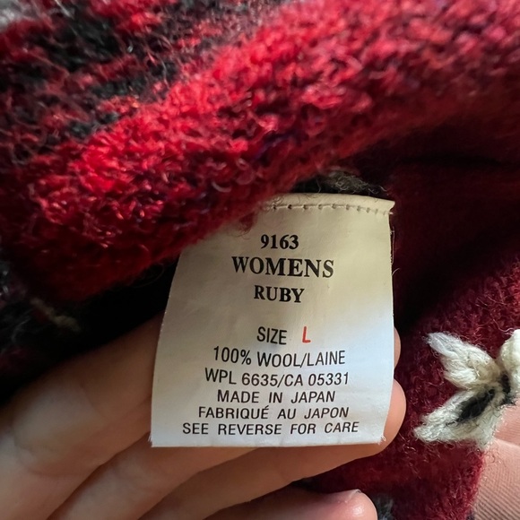 Woolrich 100% Wool Ruby Silver Clasp Cardigan - Picture 5 of 5